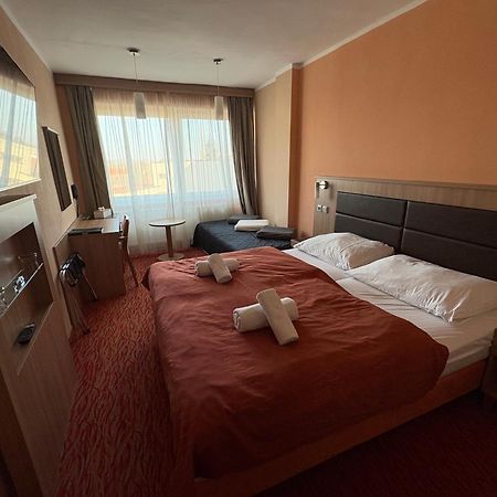Hotel Opera Jaromerice nad Rokytnou Esterno foto