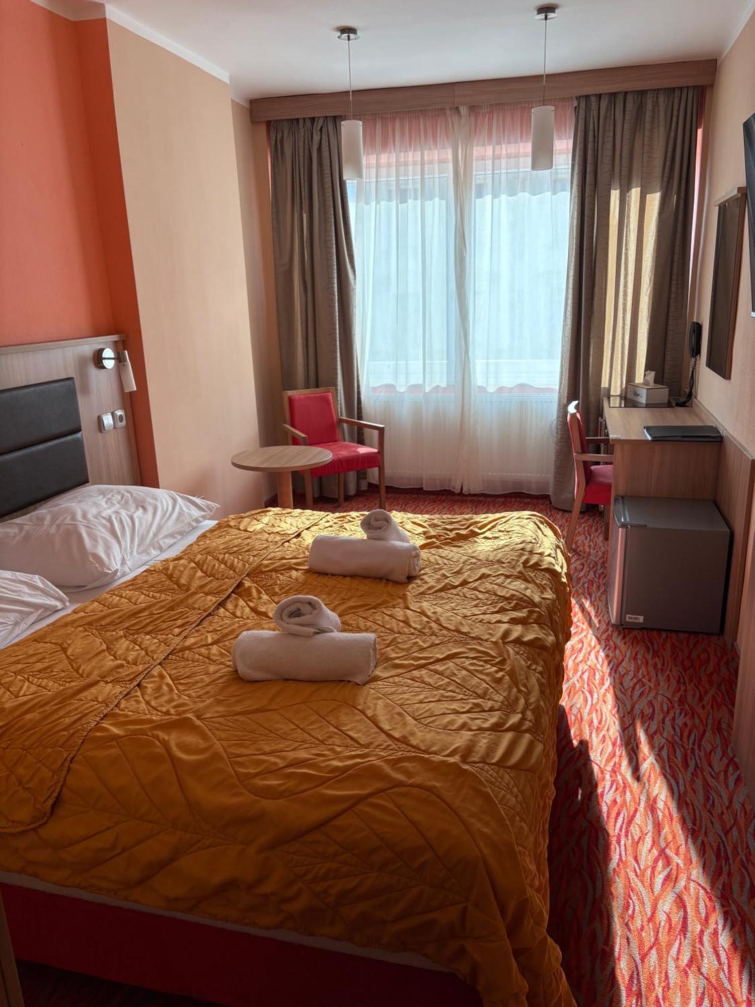 Hotel Opera Jaromerice nad Rokytnou Esterno foto