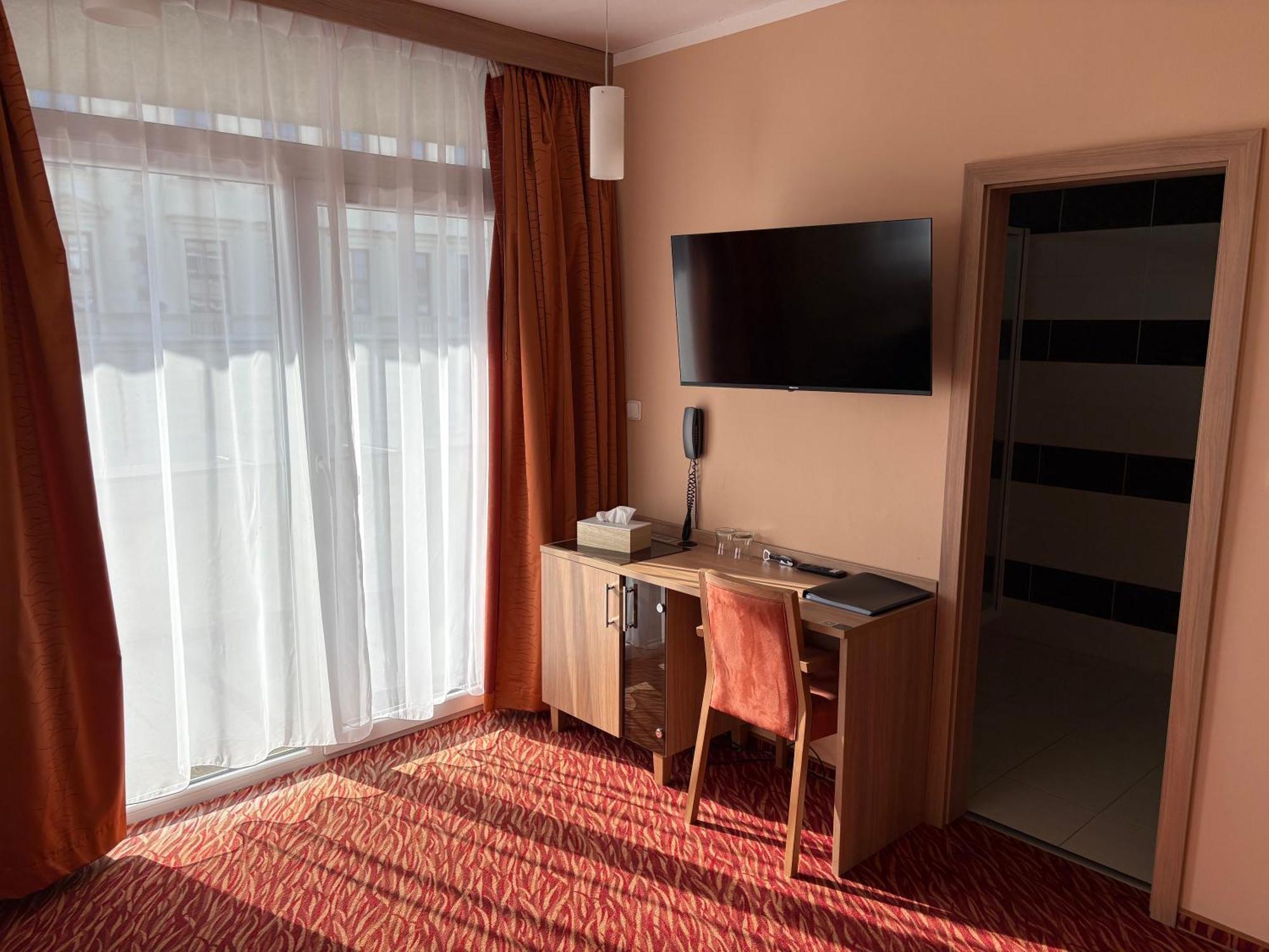 Hotel Opera Jaromerice nad Rokytnou Esterno foto