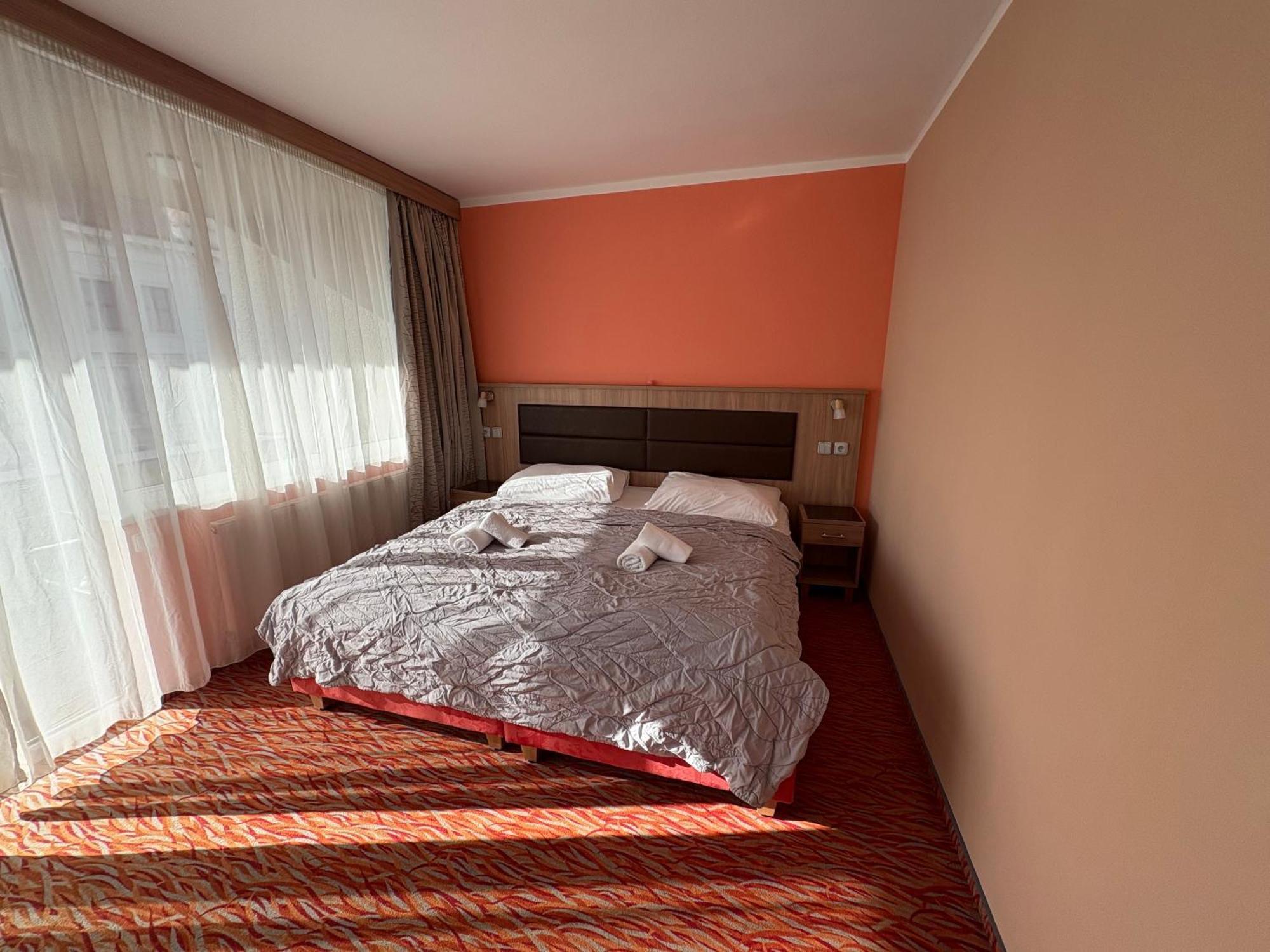 Hotel Opera Jaromerice nad Rokytnou Esterno foto